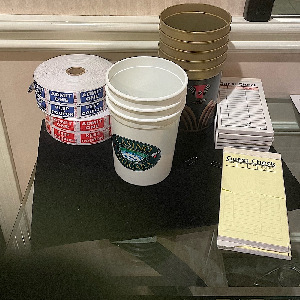 🛍3 for$30🛍Game night 17 items bundled ticketrolls,casino cups, guest checkbook